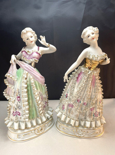 Two porcelain courtesan