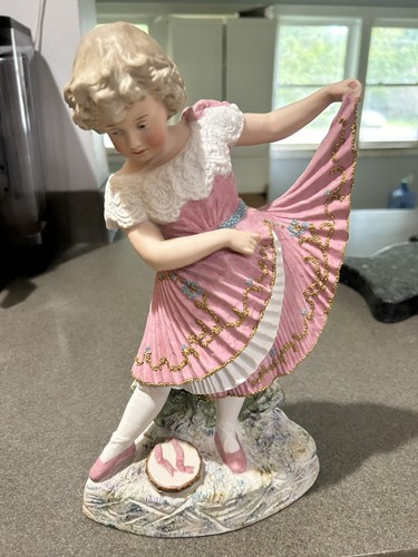 Antique ballerina dancing - ,